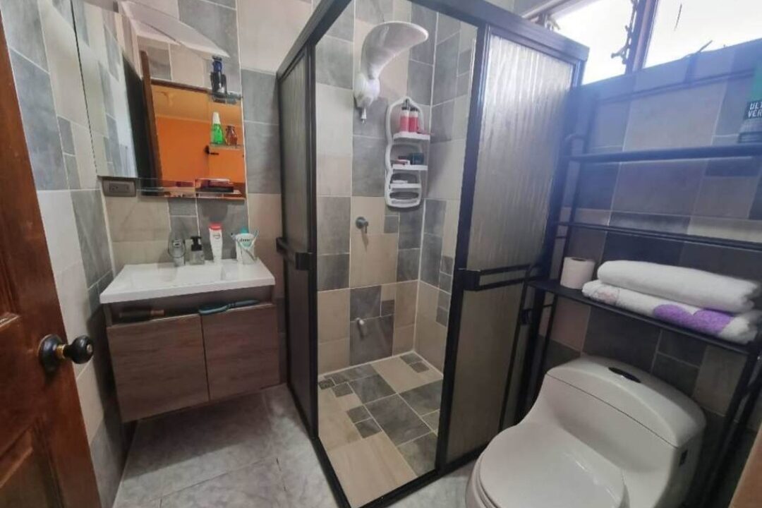 Screenshot_20250929_215550_Encuentra24 (1)